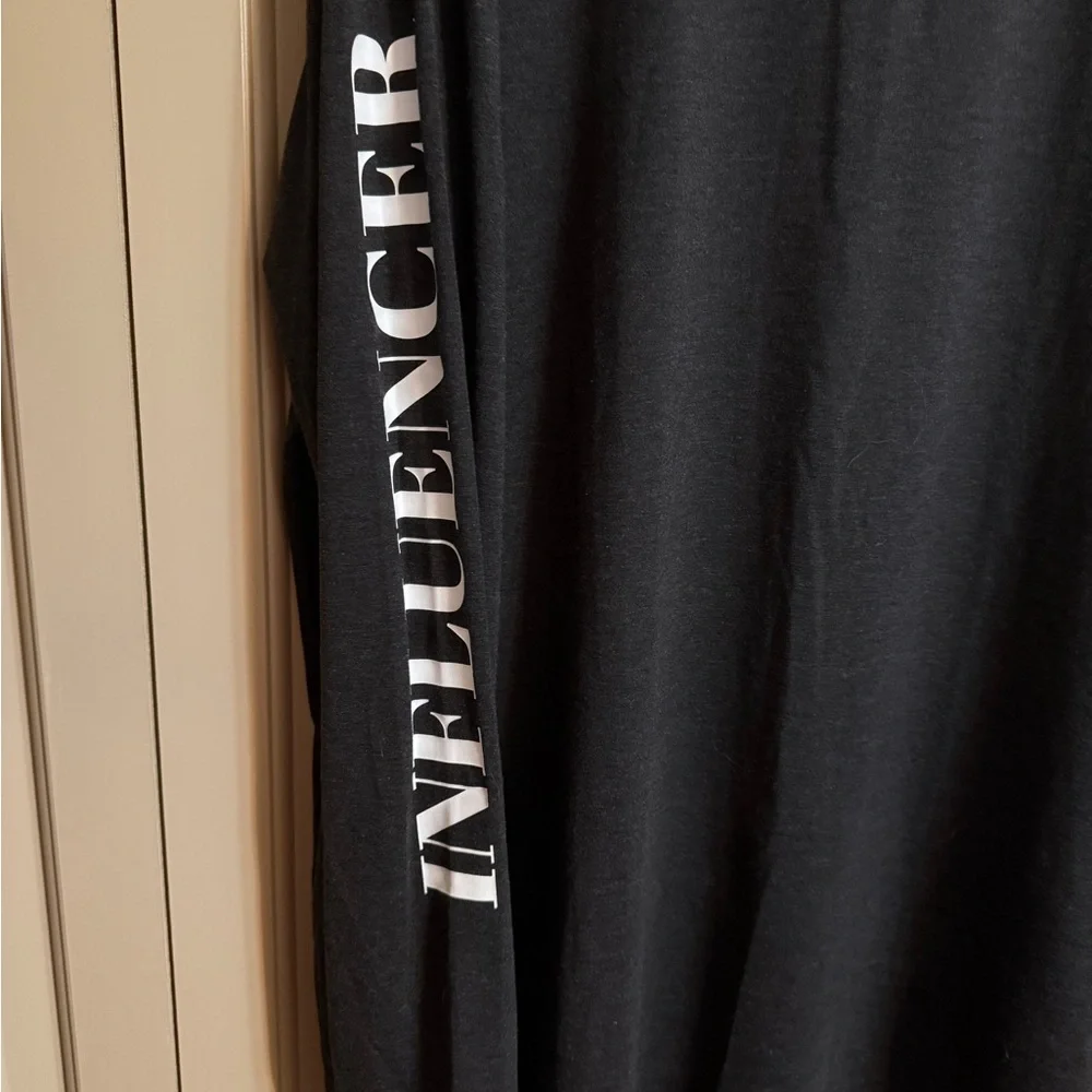 LuLaRoe Unisex Hudson Charcoal Tee 3XL NWT - Picture 4 of 4